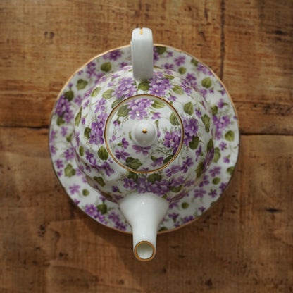 Théière solitaire "Alby" en porcelaine anglaise torsadée, fleurie et dorée Windsor