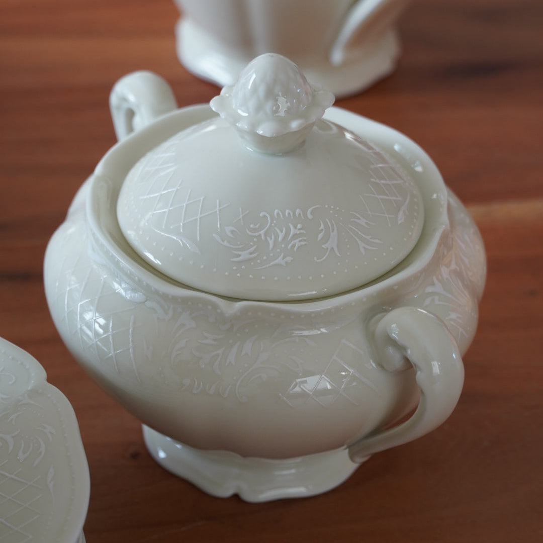 Service à thé ou à café "Josephine" en porcelaine avec motifs blanc de la fabrique Royale de Limoges