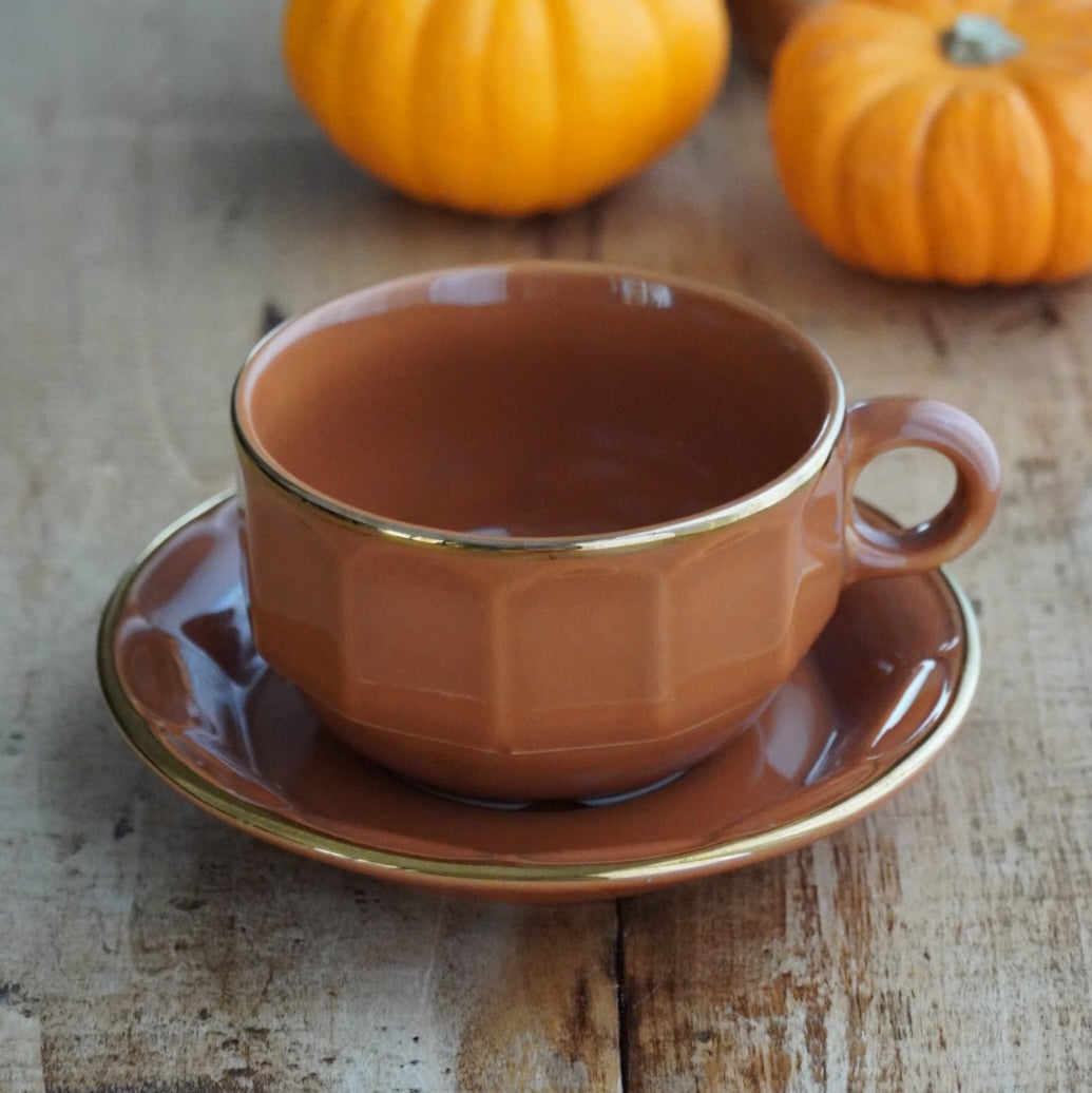Grande tasse "Comélie" bistrot en céramique marron clair et dorée Prima Cup Collection