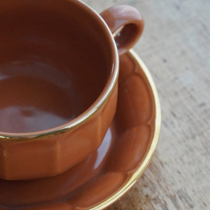 Grande tasse "Comélie" bistrot en céramique marron clair et dorée Prima Cup Collection