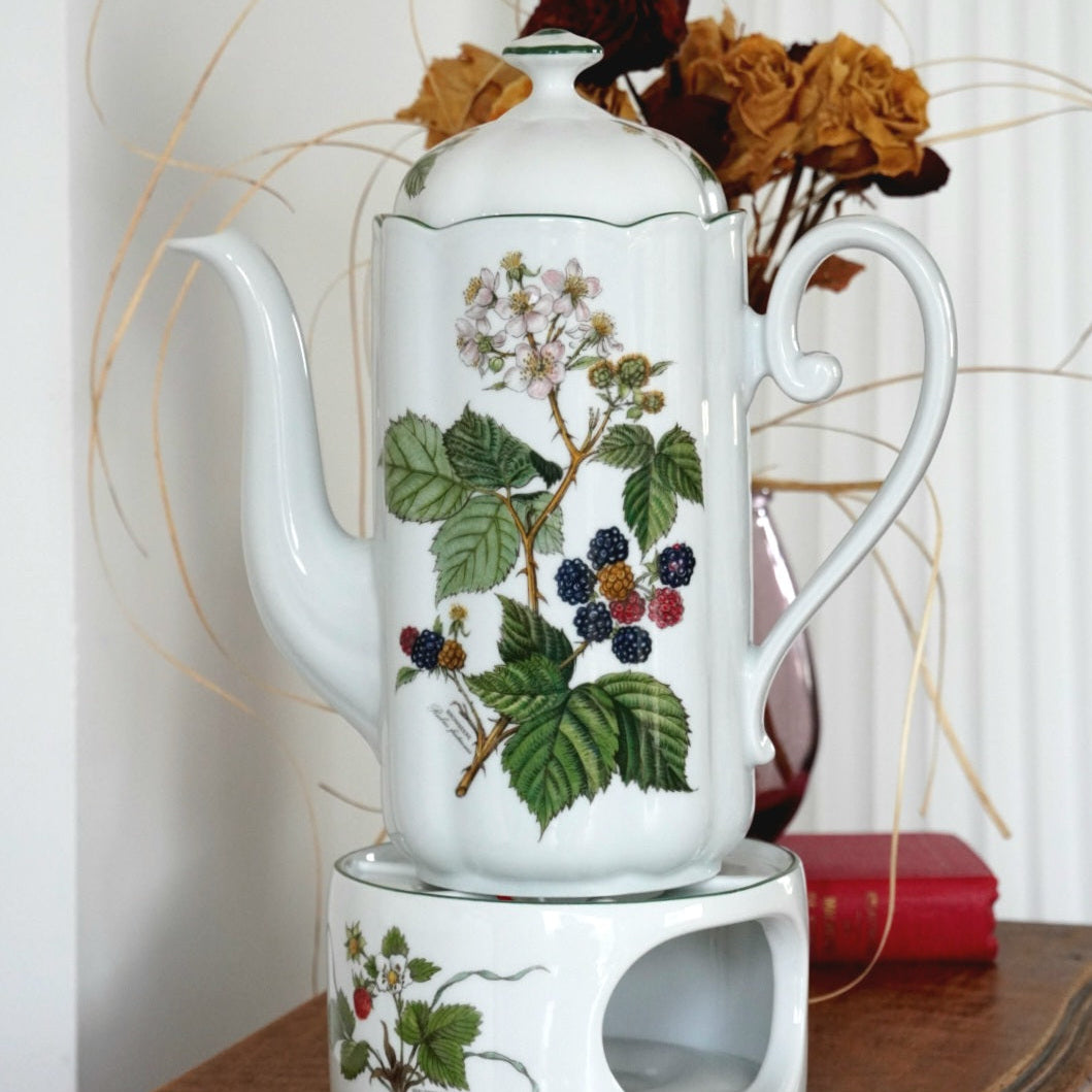 Théière ou cafetière "Petra" en porcelaine allemande avec son réchaud Seltmann Weiden Bavaria modèle Baies Sauvages