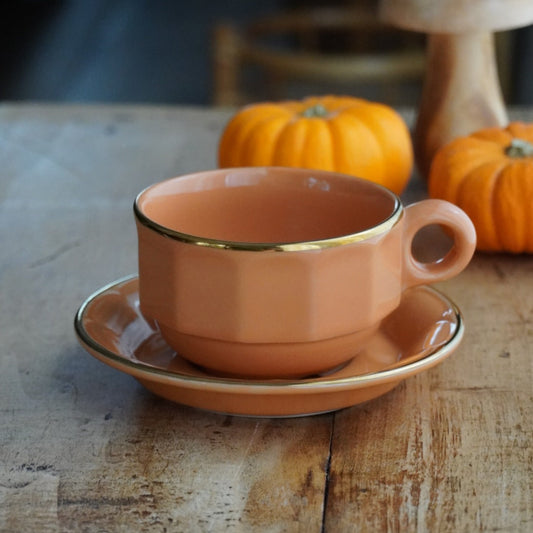 Grande tasse "Comélie" bistrot en céramique orange clair saumon et dorée Prima Cup Collection