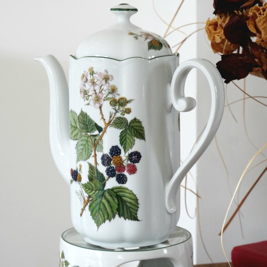 Théière ou cafetière "Petra" en porcelaine allemande avec son réchaud Seltmann Weiden Bavaria modèle Baies Sauvages