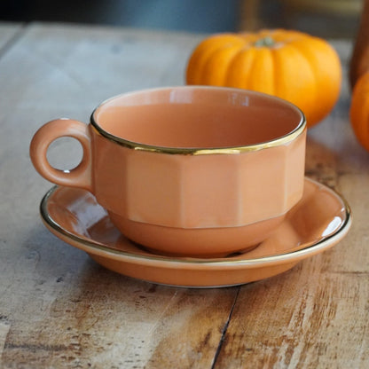 Grande tasse "Comélie" bistrot en céramique orange clair saumon et dorée Prima Cup Collection