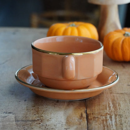 Grande tasse "Comélie" bistrot en céramique orange clair saumon et dorée Prima Cup Collection