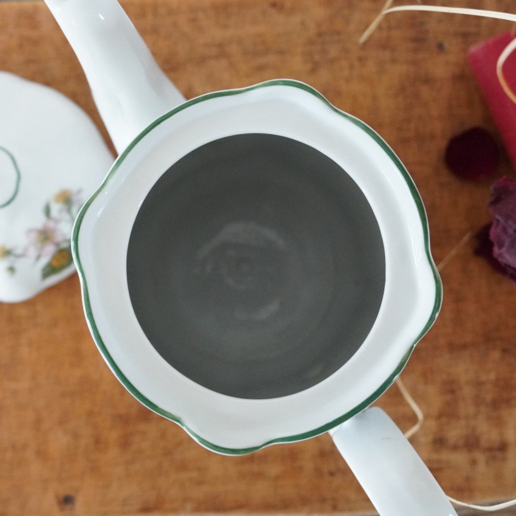 Théière ou cafetière "Petra" en porcelaine allemande avec son réchaud Seltmann Weiden Bavaria modèle Baies Sauvages