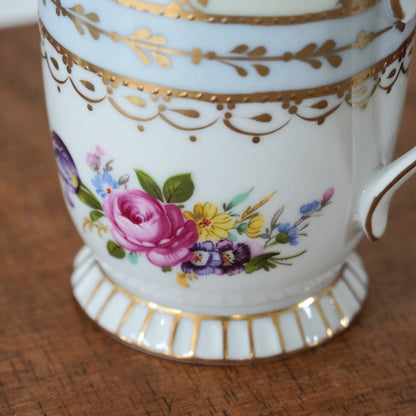 Tasse "Nydia" avec son filtre en porcelaine néerlandaise Meander BV fleurie et dorée