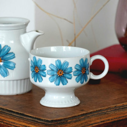 Théière solitaire "Frieda" en porcelaine allemande rétro avec fleurs bleues Bareuther Waldsassen Bavaria