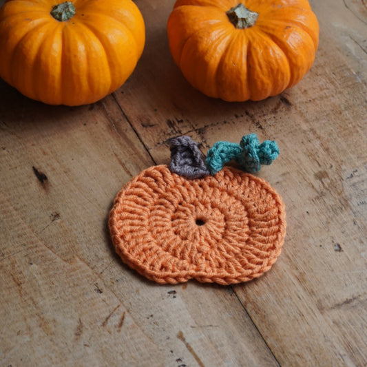 Sous-tasse "Citrouille" en crochet en forme de citrouille orange