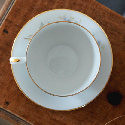 Grande tasse "Marcialine" en porcelaine de Limoges J.B fleurie et dorée