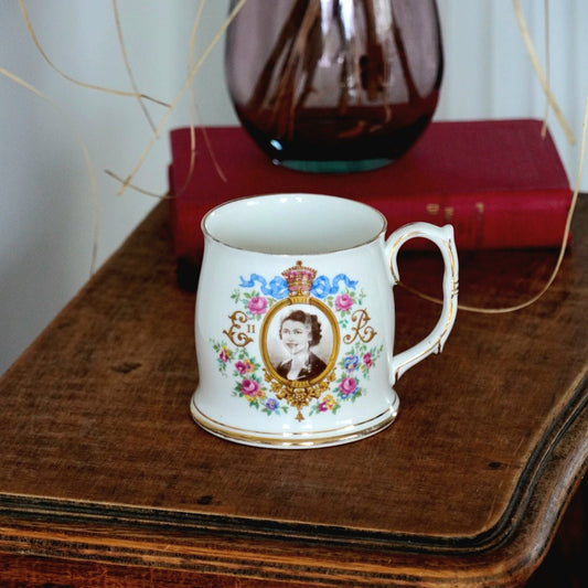 Mug "Elizabeth" en porcelaine anglaise Roslyn commémorative du couronnement de la reine Elizabeth II de 1953 (RARE)