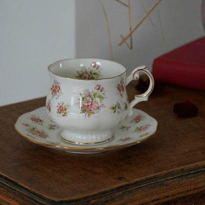 Tasse "Bloss" en porcelaine anglaise fleurie Queen's Countryside Series modèle Apple Blossom