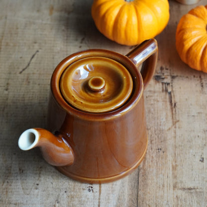 Petite théière "Sergine" en céramique française marron caramel style bistrot