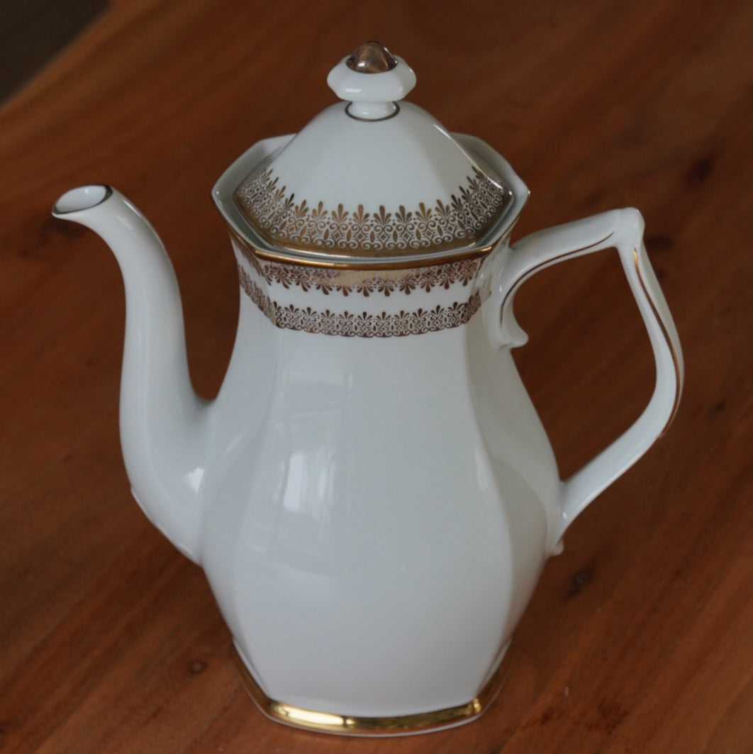 Service à thé ou à café "Lina" en porcelaine dorée allemande Winterling Marktleuthen Bavaria