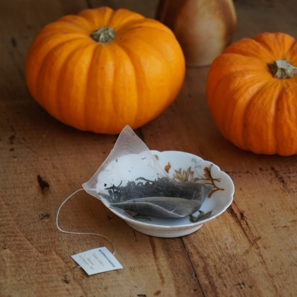 Repose-sachet "Pétrus" en porcelaine fine de Limoges fleuri aux couleurs automnales Haviland (2 modèles)
