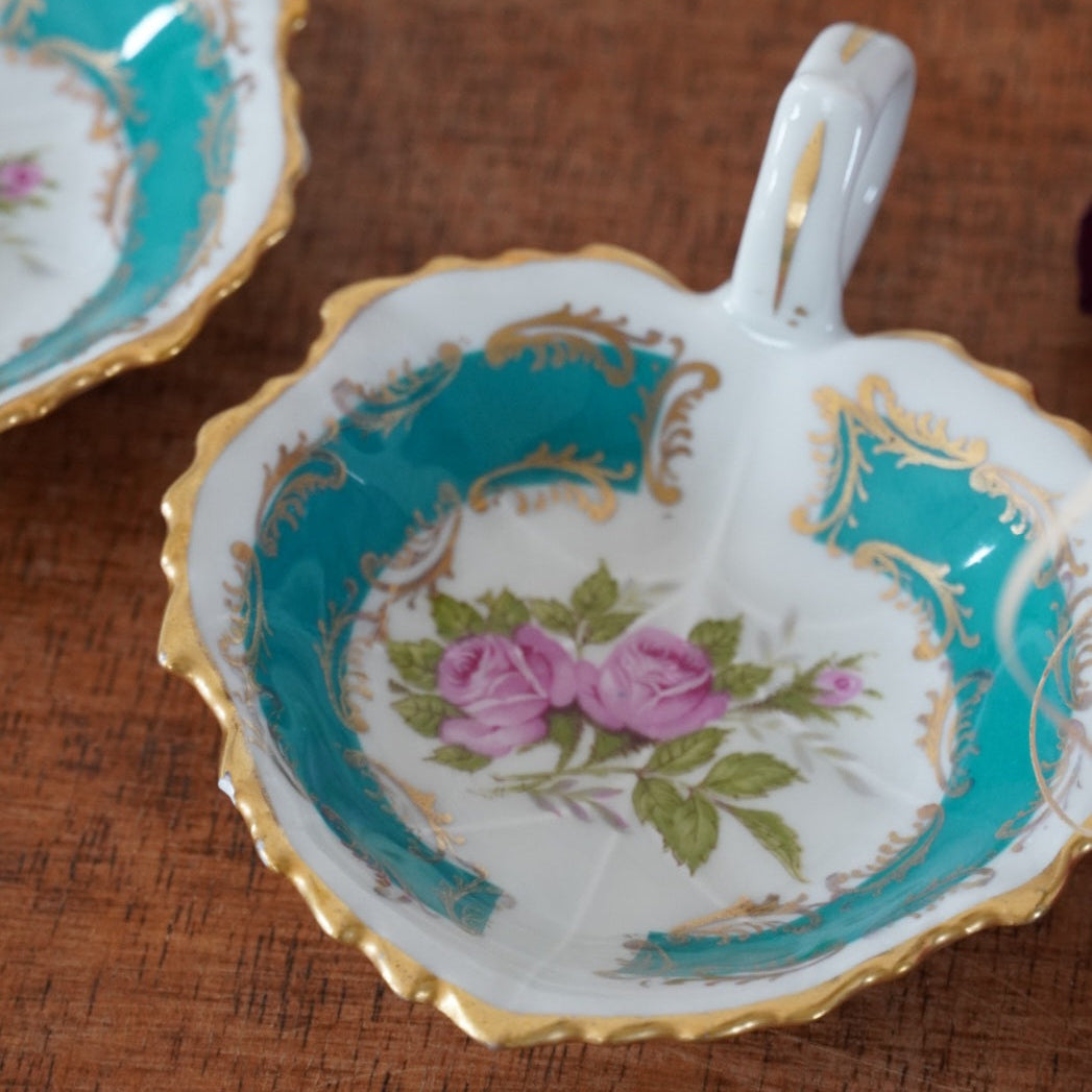 Repose-sachets "Valbert" en porcelaine de Paris Pillivuyt fleuris et dorés (lot de 2)