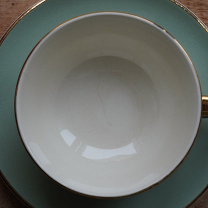 Tasse "Klara" en faïence française verte claire et dorée Villeroy & Boch Mettlach