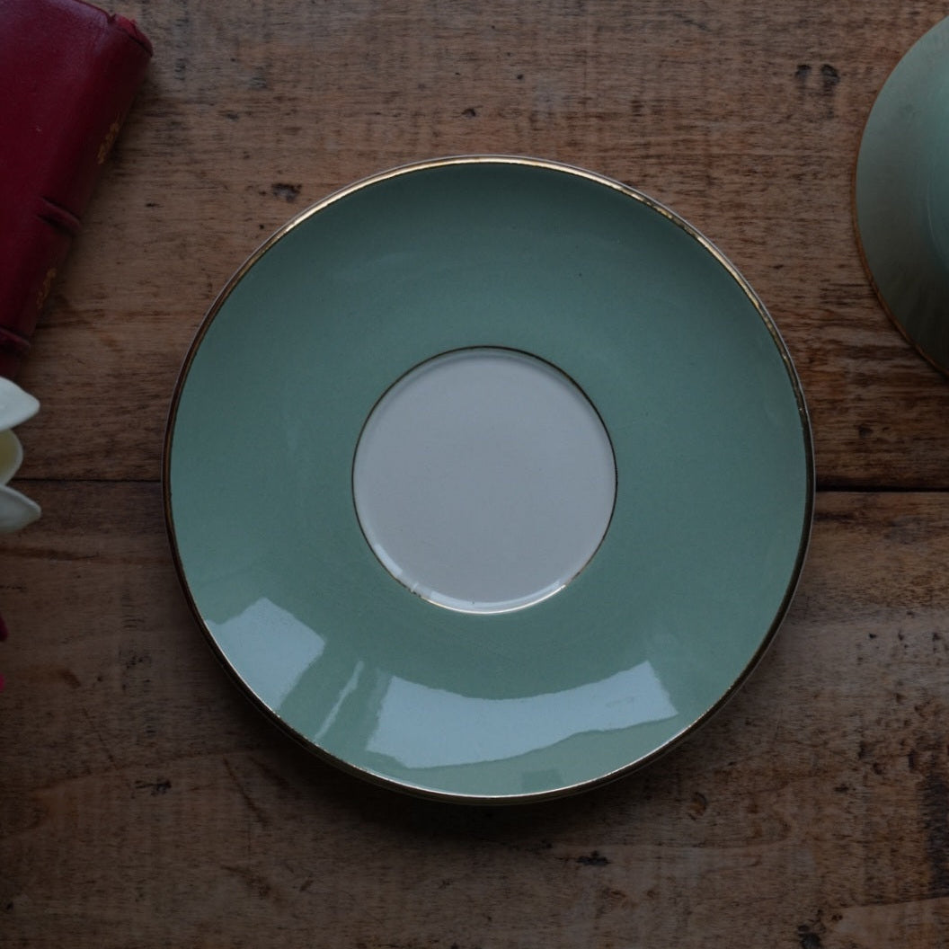 Tasse "Klara" en faïence française verte claire et dorée Villeroy & Boch Mettlach