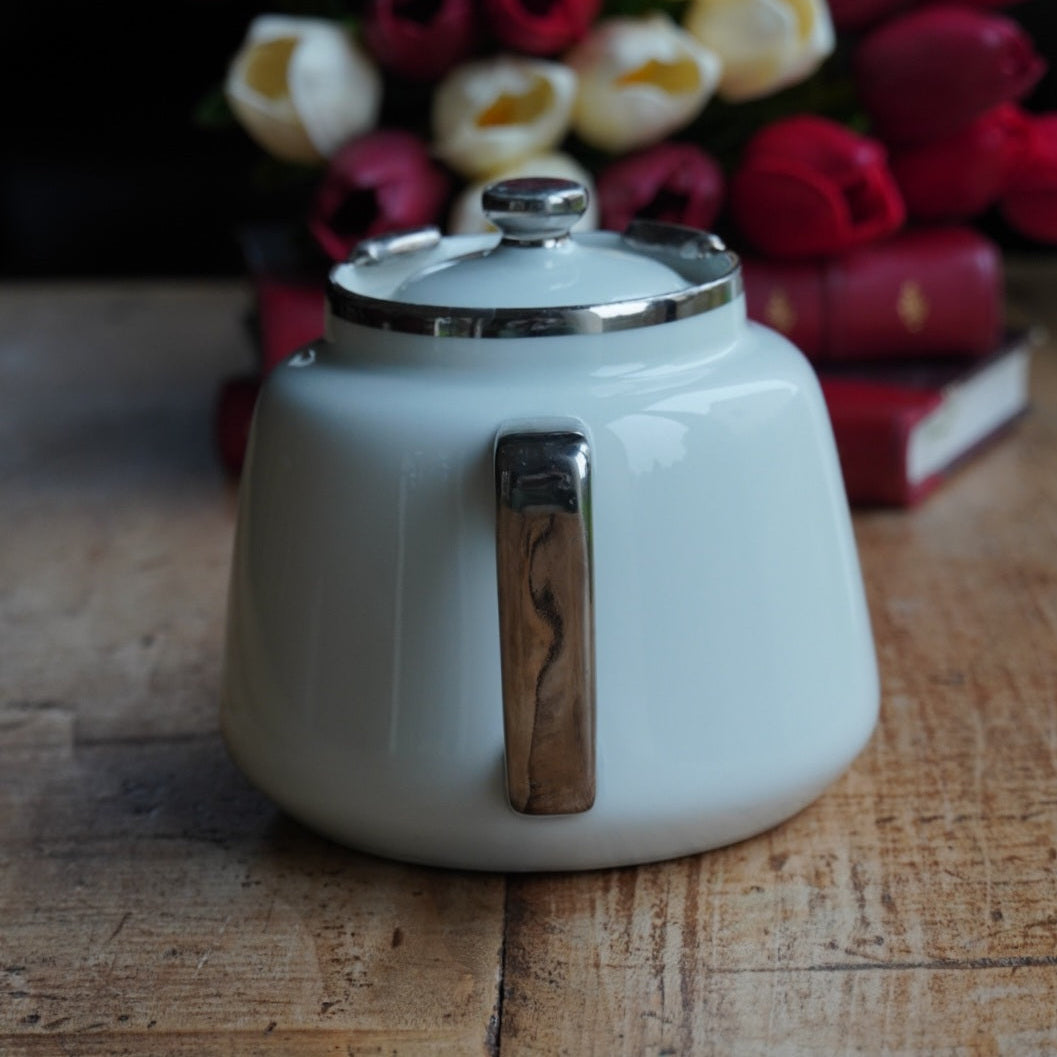 Petit théière "Thalie" en porcelaine de Limoges blanche et argenté Aluminite Frugier