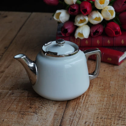 Petit théière "Thalie" en porcelaine de Limoges blanche et argenté Aluminite Frugier