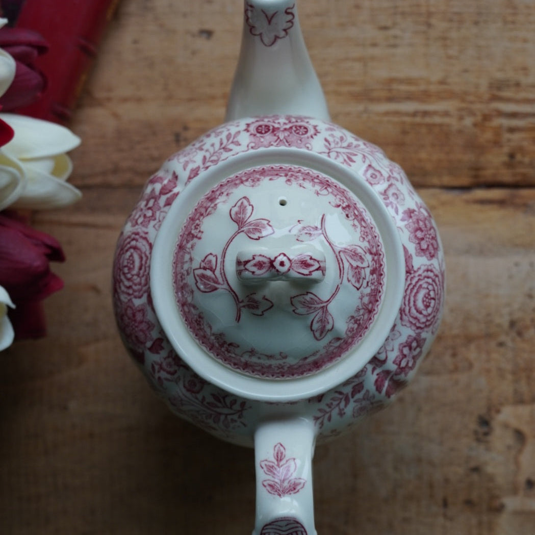 Petite théière "Aloisia" en faïence fine allemande Villeroy & Boch au décor de paysages rougeâtres modèle Burgenland