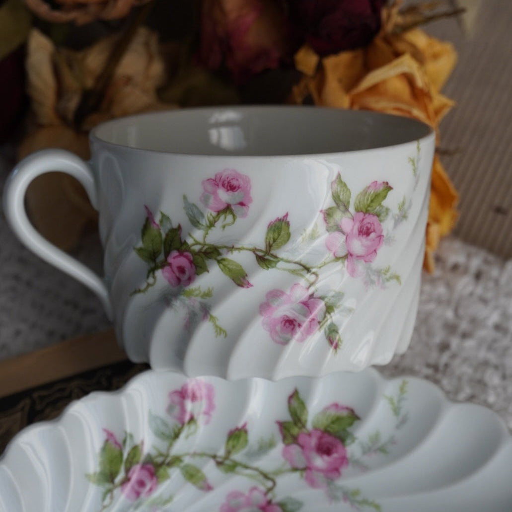 Haviland & Co. Limoges - Service de table (39) - Torse Sylvie - Porcelaine Haviland & Co. Limoges - Service de table (39) - Torse Sylvie - Porcelaine