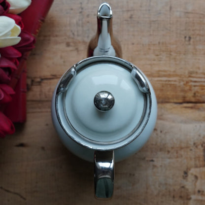 Grande théière "Thalie" en porcelaine de Limoges blanche et argentée Aluminite Frugier