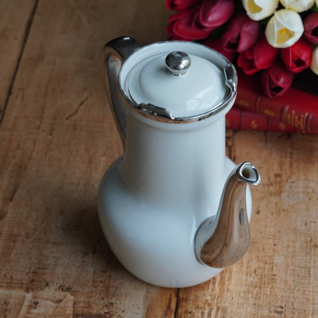 Grande théière "Thalie" en porcelaine de Limoges blanche et argentée Aluminite Frugier