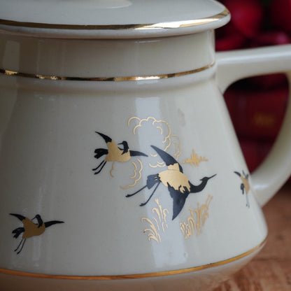 Cafetière "Thérine" en céramique française couleur crème et motifs de hérons avec dorures années 50/60