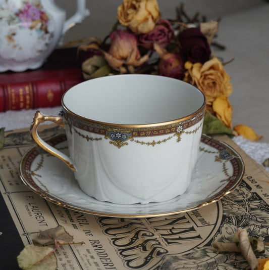 Grande tasse "Marjolie" en porcelaine de Limoges Mayer-Bernier (réparée)