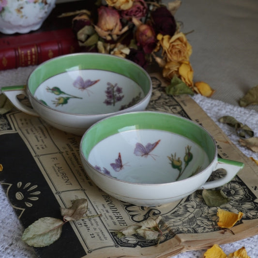Tête-à-tête de grandes tasses "Marthe" à thé plates en porcelaine de Foëcy signées Lorioux