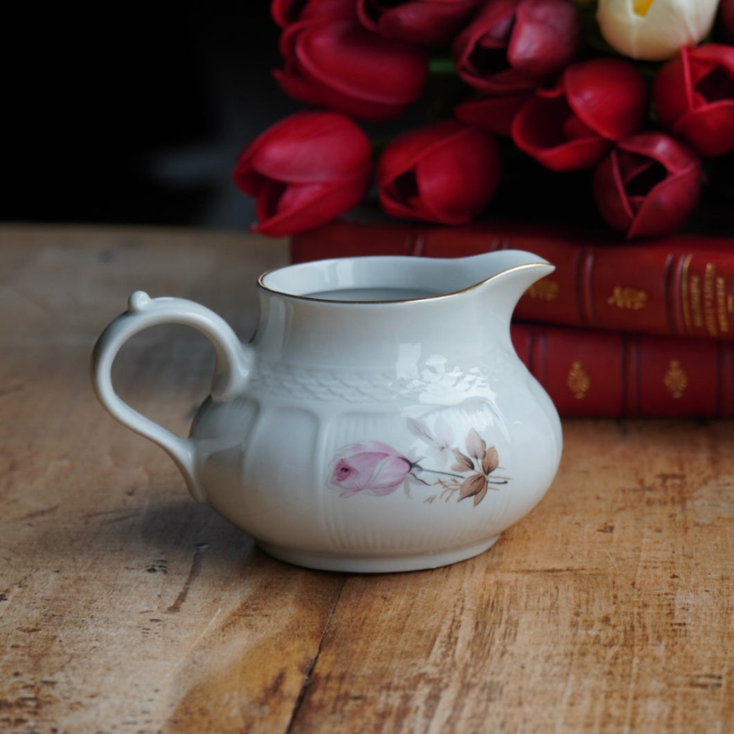 Pot à lait "Pietro" en porcelaine italienne fleurie et dorée Royal Tognana