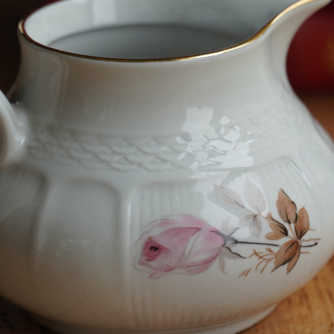 Pot à lait "Pietro" en porcelaine italienne fleurie et dorée Royal Tognana