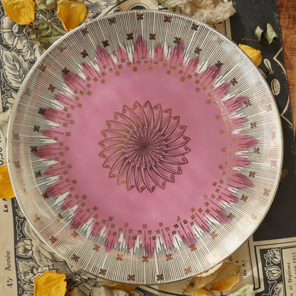 Tasse "Nicolina" en porcelaine allemande sur pied rose et dorée et son assiette à gâteau Bareuther Waldassen Bavaria