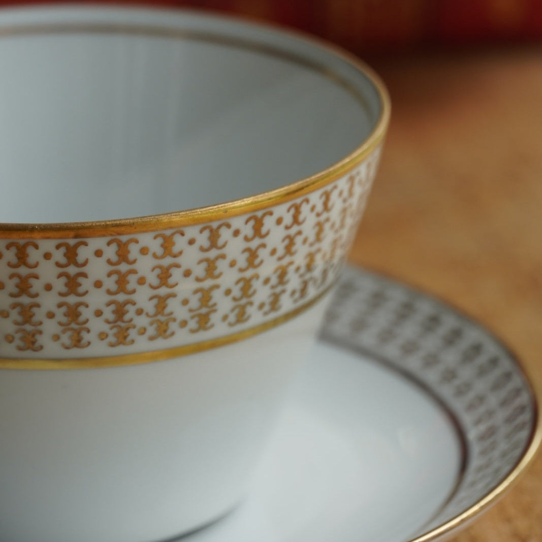 Grande tasse "Minna" en porcelaine allemande dorée Kahla Könitz