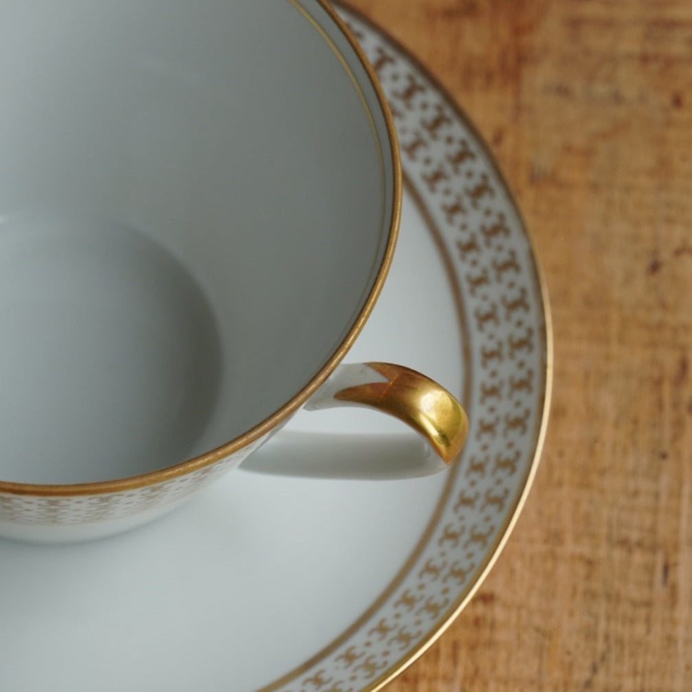 Grande tasse "Minna" en porcelaine allemande dorée Kahla Könitz