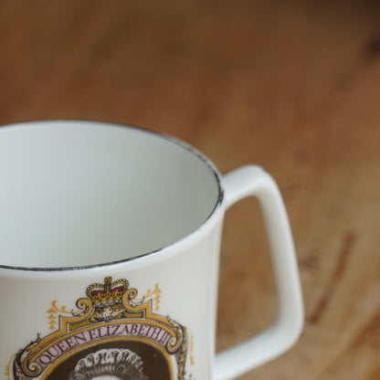 Mug "Eliza" en porcelaine anglaise Royal Grafton commémorative du 25ème anniversaire de l'accession au trône de la reine Elizabeth II (Silver Jubilee)