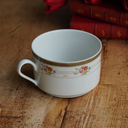 Grande tasse "Ilse" en porcelaine allemande fleurie et dorée Winterling Bavaria
