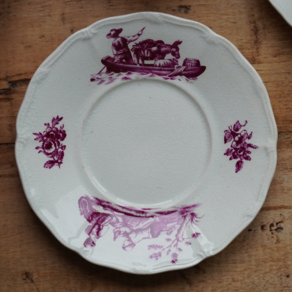 Tête-à-tête de petites tasses "Joan" en faïence anglaise aux décors floral et de scènes paysannes Wedgwood modèle Personages (RARE)