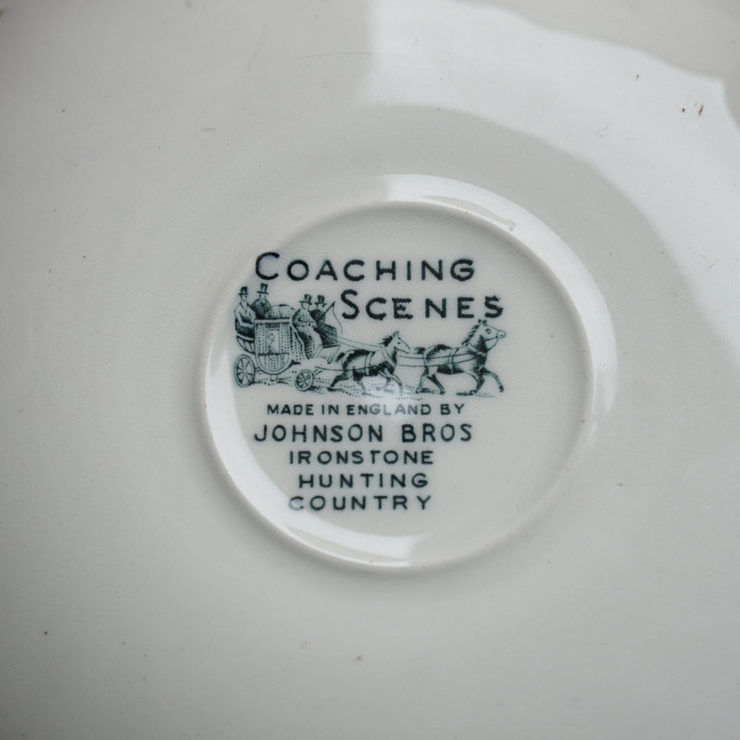 Tasse "Mary" en faïence anglaise torsadée au décor de scéne rougeâtre Johnson Brothers modèle Coaching Scenes
