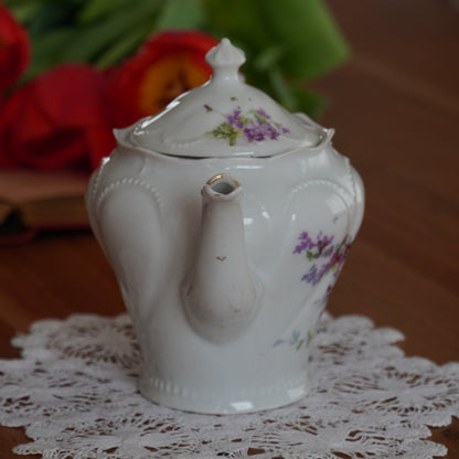 Petite théière "Rinette" en porcelaine fleurie