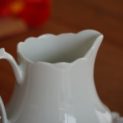Pot à lait "Laurian" en porcelaine blanche