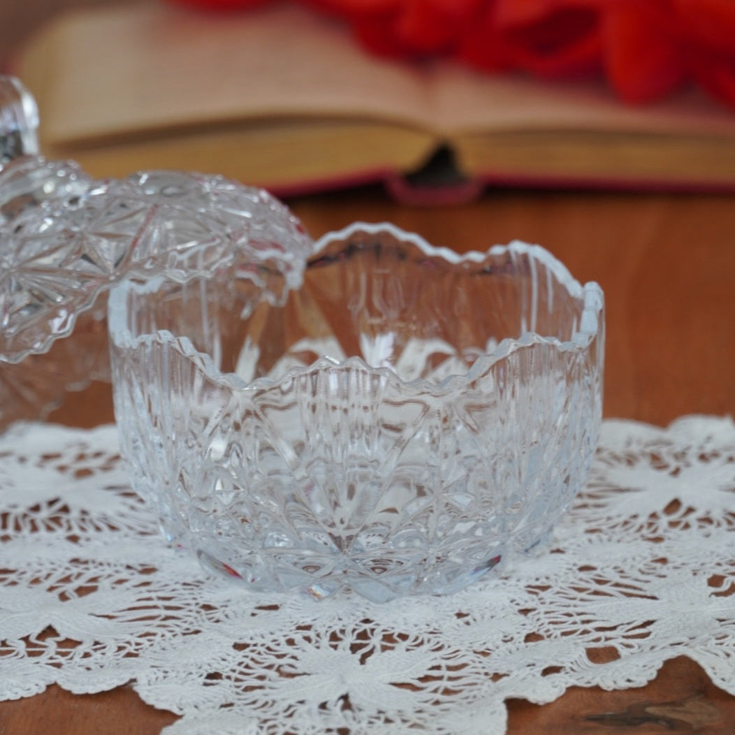 Sucrier "Véran" en verre sculpté