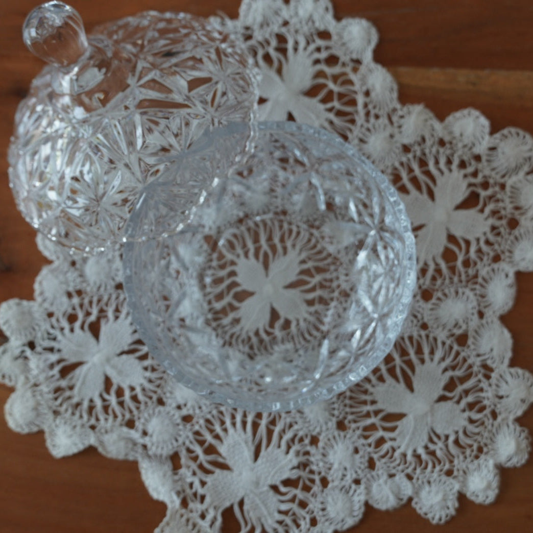 Sucrier "Véran" en verre sculpté