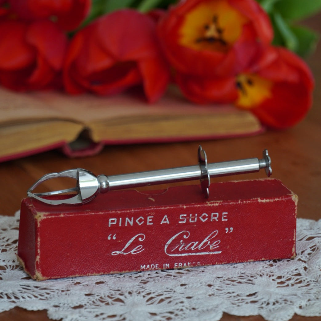 Pince à sucre "Hélasine" 3 griffes en métal argenté avec sa boîte d'origine Le Crabe