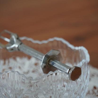 Pince à sucre "Valéna" en métal argenté 3 griffes en forme octogonale Rodrey