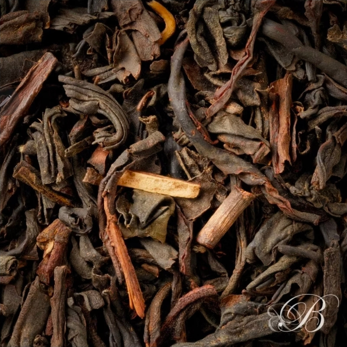 Case n°3 | Mug "framboises" en porcelaine anglaise Roy Kirkham & boîte de 25 mousselines de thé noir "Quatre fruits rouge" Betjeman & Barton & cuillère en céramique rouge Greengate